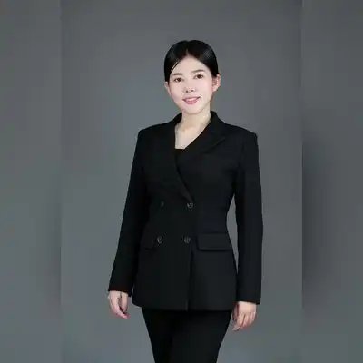 屈露霁
